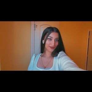 Meet your Posher, Rina